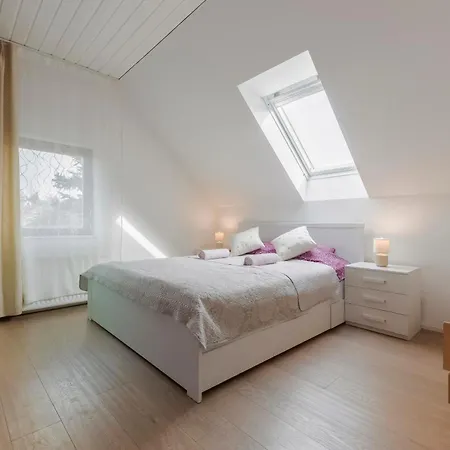 Kristi Apartament Tuchomerice